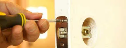 Affordable Locksmith Services Farmington, MI 248-372-9384 - 24-hour-lock-key-01